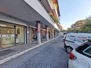 Esterno (2)