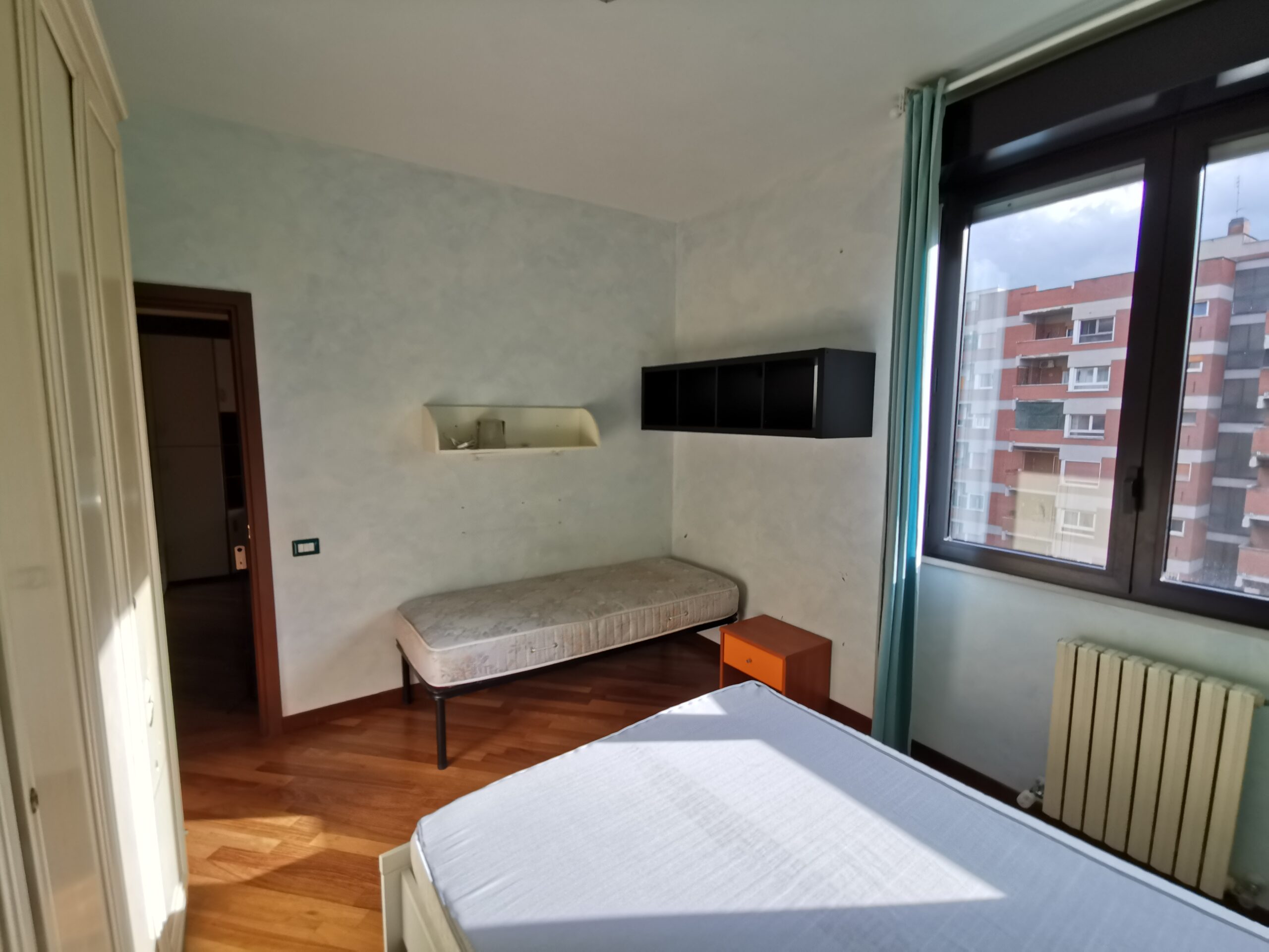 Camera 1 (9) - Copia