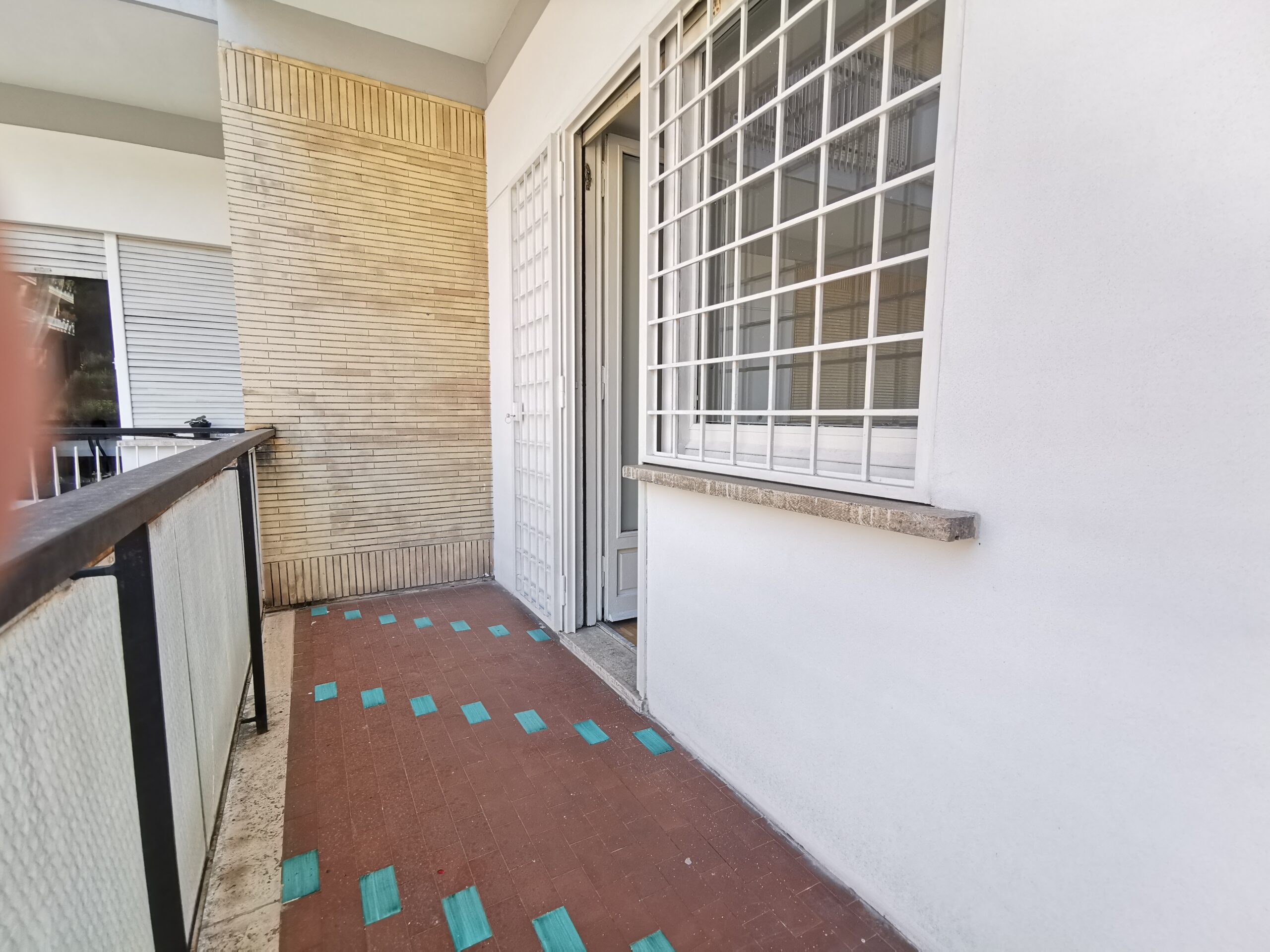 Balcone su Largo Ugo Bartolomei